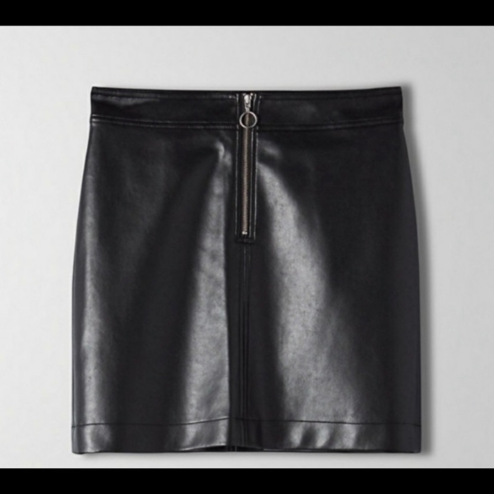 Aritizia Roxanne vegan leather skirt